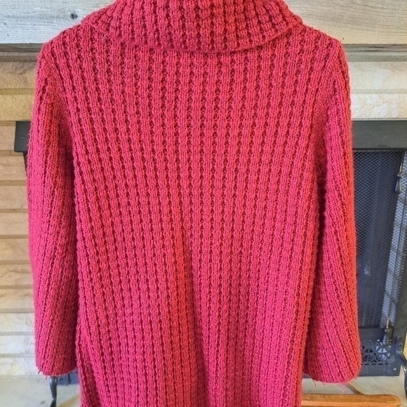 Kerren Hart Size Medium 2 Button Maroon Color 3/4 sleeve Women's Sweater - Picture 6 of 13